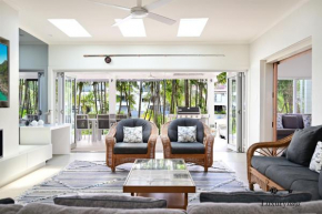24 Cooran Court - Private Sandy Beach and Pontoon